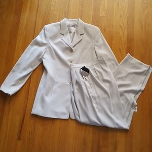 Valerie Stevens Cream Pant Suit (2 piece)